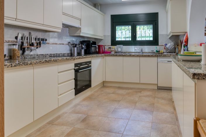 Image No.4-3 Bed Townhouse for sale