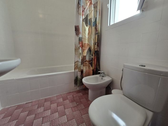 Image No.18-4 Bed Apartment for sale