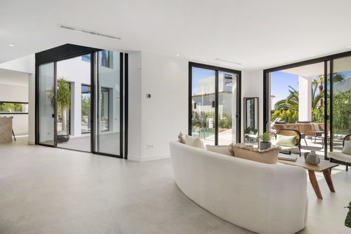 Image No.5-5 Bed Villa for sale