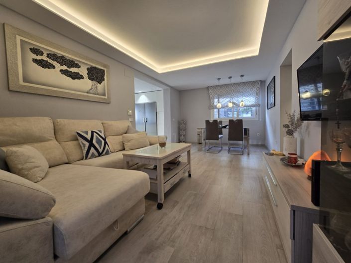 Image No.11-2 Bed Property for sale