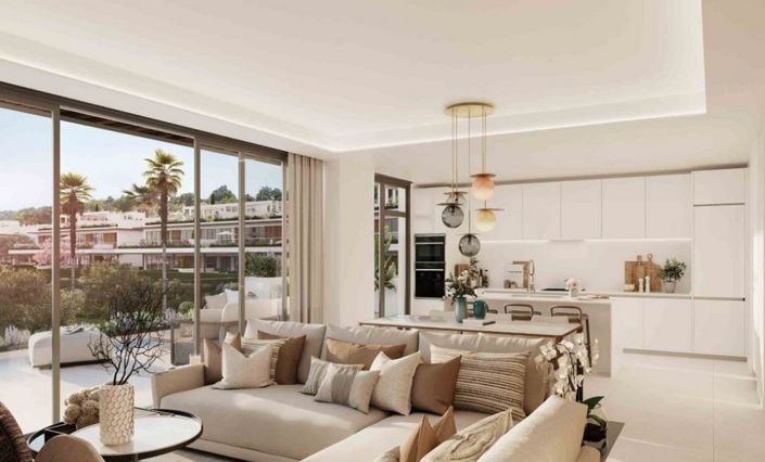 Image No.4-4 Bed Property for sale