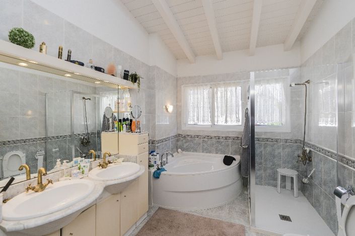 Image No.6-4 Bed Villa for sale