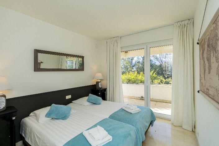 Image No.19-2 Bed Property for sale