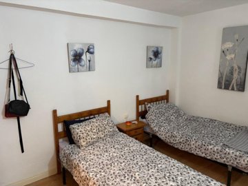 ebd15967-ceee-4d7b-9527-ca245204289a