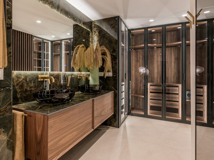 Image No.11-6 Bed Apartment for sale