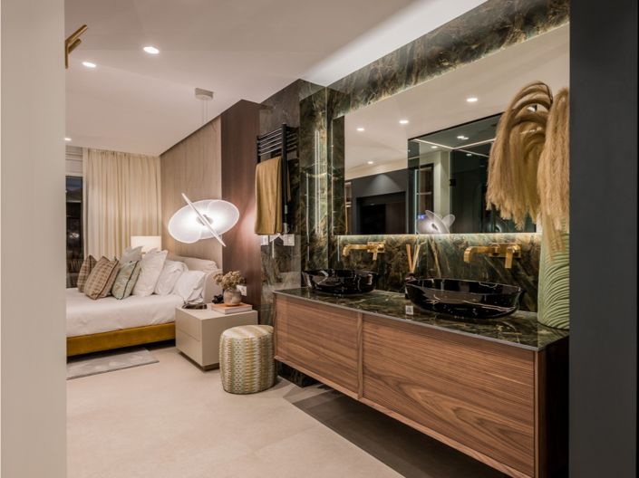 Image No.12-6 Bed Apartment for sale