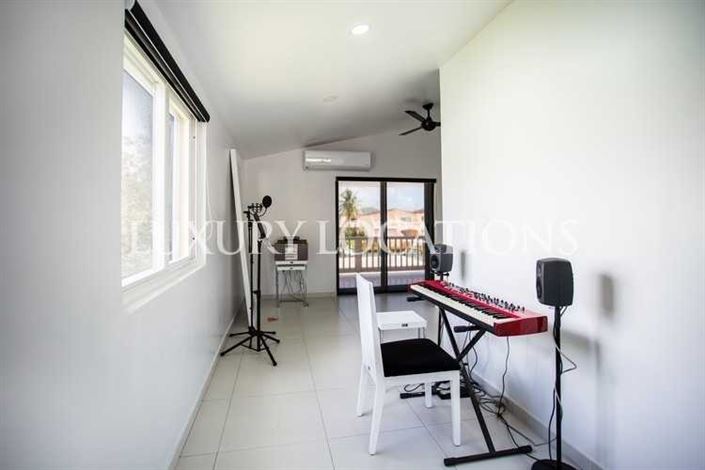 Image No.13-3 Bed Villa for sale