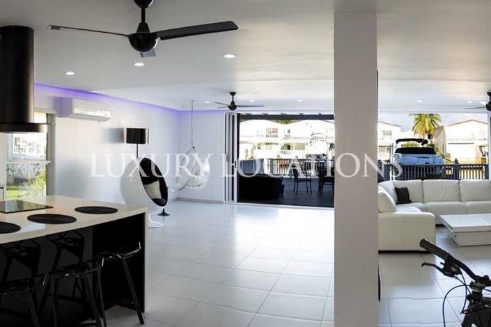 Image No.3-3 Bed Villa for sale