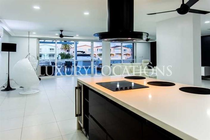 Image No.8-3 Bed Villa for sale