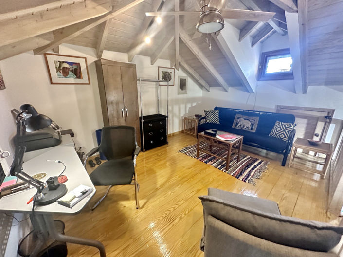 Image No.25-3 Bed Property for sale