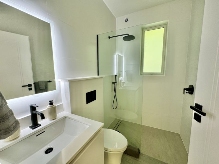 Image No.18-2 Bed Property for sale