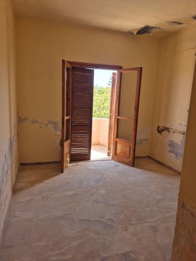 Image No.13-12 Bed Commercial for sale