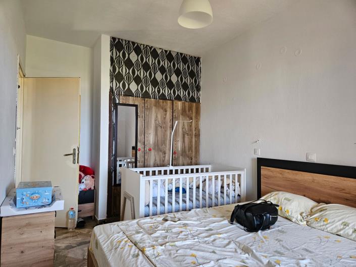 Image No.15-12 Bed Commercial for sale