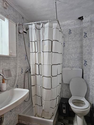 Image No.17-12 Bed Commercial for sale