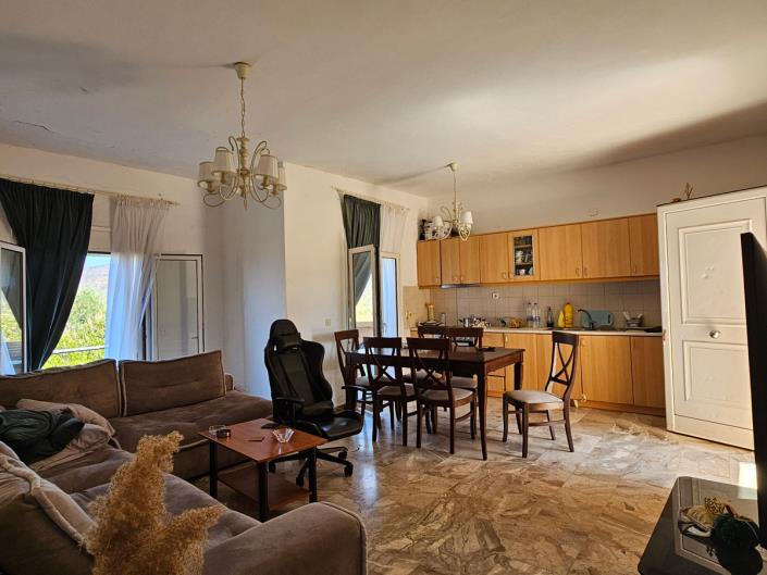 Image No.18-12 Bed Commercial for sale