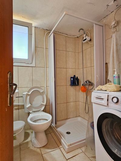 Image No.21-12 Bed Commercial for sale