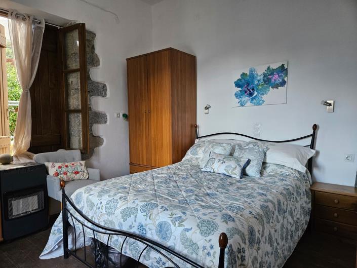 Image No.25-2 Bed Village House for sale