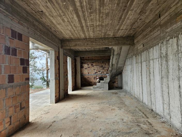 Image No.4-2 Bed House for sale