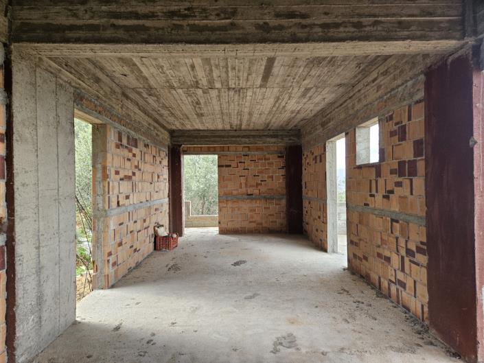 Image No.8-2 Bed House for sale