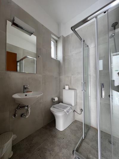 Image No.11-10 Bed Hotel for sale