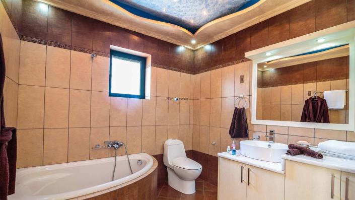 Image No.12-4 Bed Villa for sale