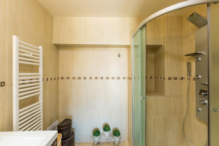 Image No.12-16 Bed Hotel for sale