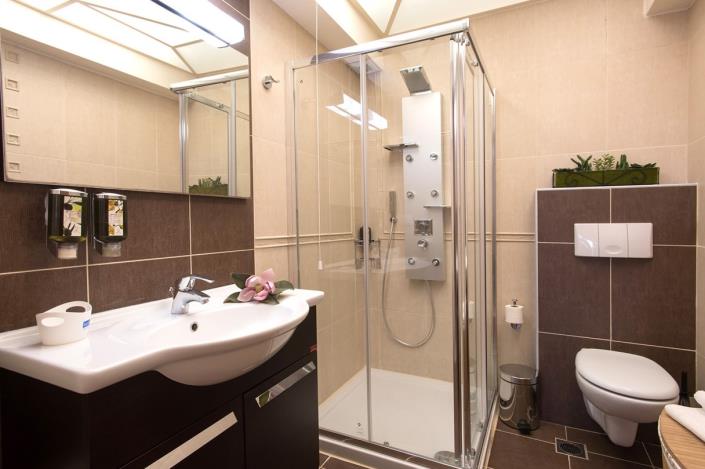 Image No.20-16 Bed Hotel for sale