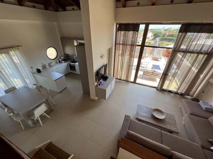 Image No.32-16 Bed Hotel for sale