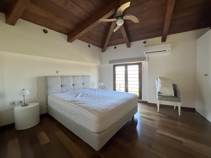 Image No.33-16 Bed Hotel for sale