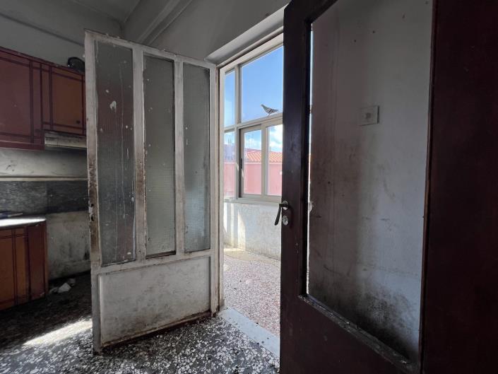 Image No.9-6 Bed House for sale