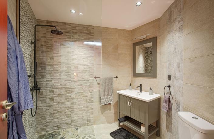 Image No.44-5 Bed Villa for sale