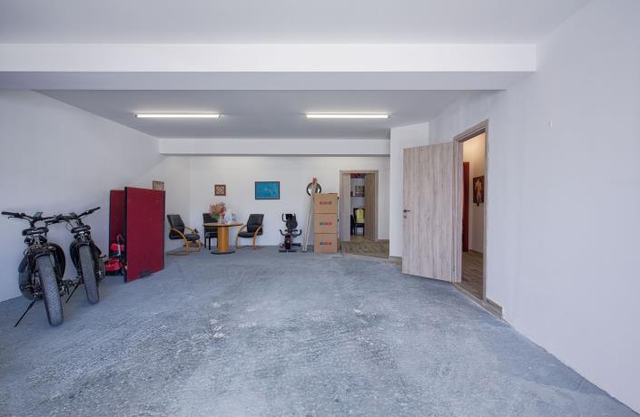 Image No.45-5 Bed Villa for sale