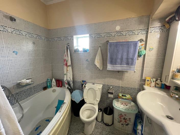 Image No.17-3 Bed House for sale