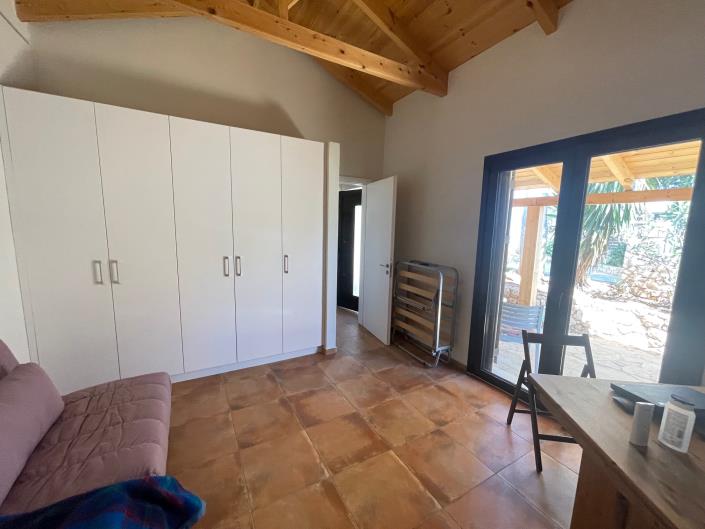 Image No.8-2 Bed House for sale