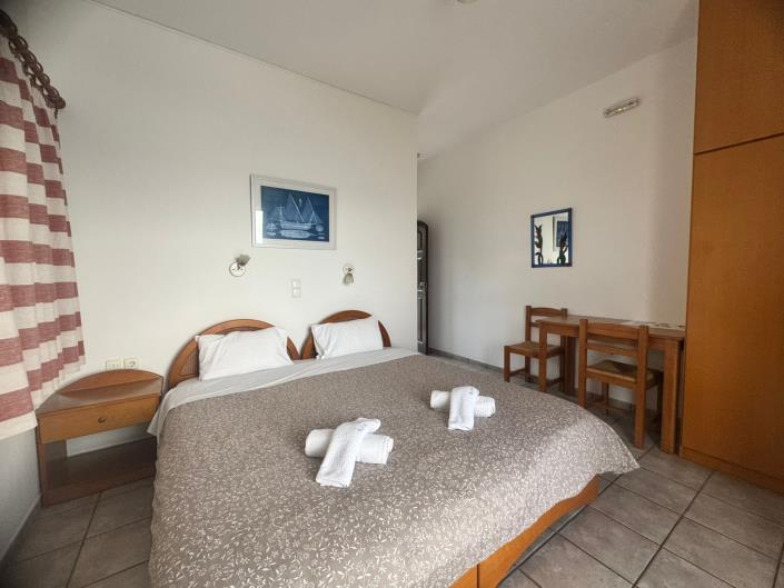 Image No.31-11 Bed Hotel for sale