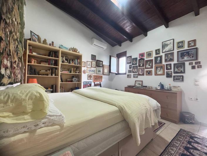 Image No.44-2 Bed House for sale