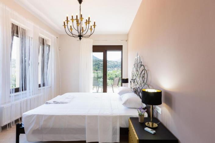 Image No.4-5 Bed House/Villa for sale