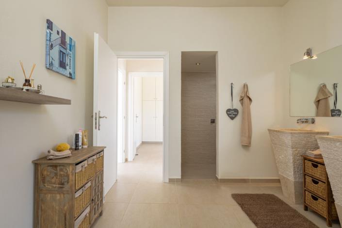 Image No.42-3 Bed Villa for sale