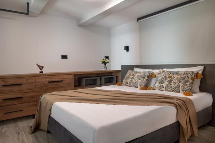 Image No.8-4 Bed Villa for sale