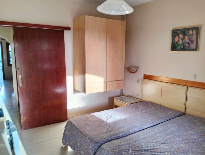 Image No.18-3 Bed House for sale