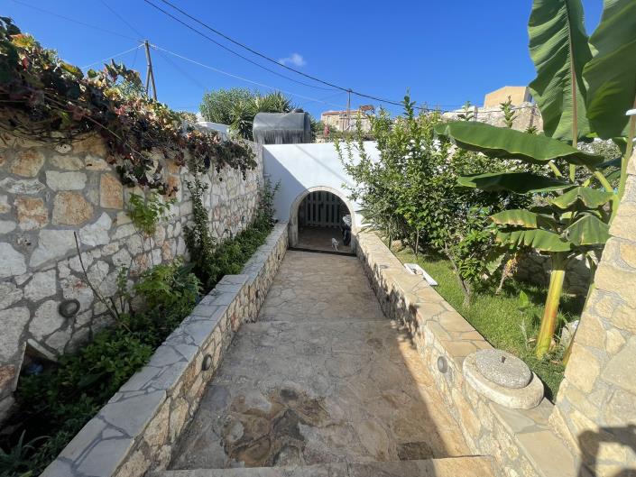 Image No.2-4 Bed House for sale