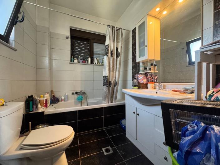 Image No.4-3 Bed House for sale