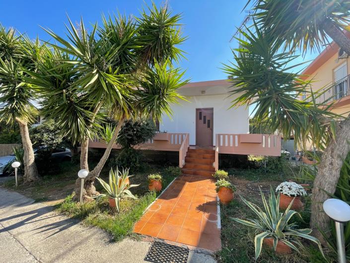 Image No.3-2 Bed House for sale