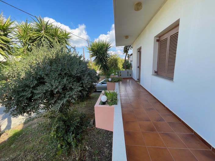 Image No.5-2 Bed House for sale