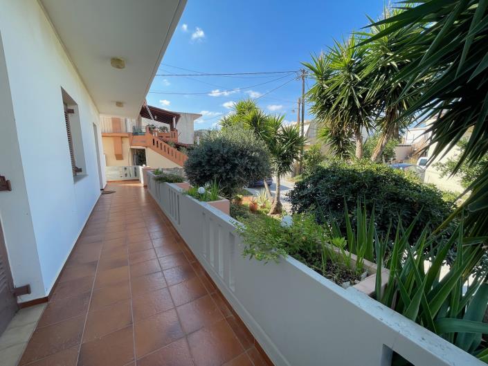 Image No.6-2 Bed House for sale