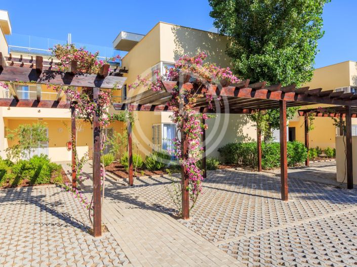 Image No.6-3 Bed House for sale