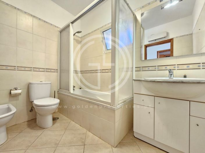 Image No.13-4 Bed House for sale