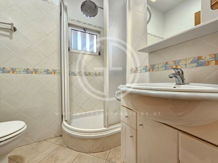 Image No.20-4 Bed House for sale