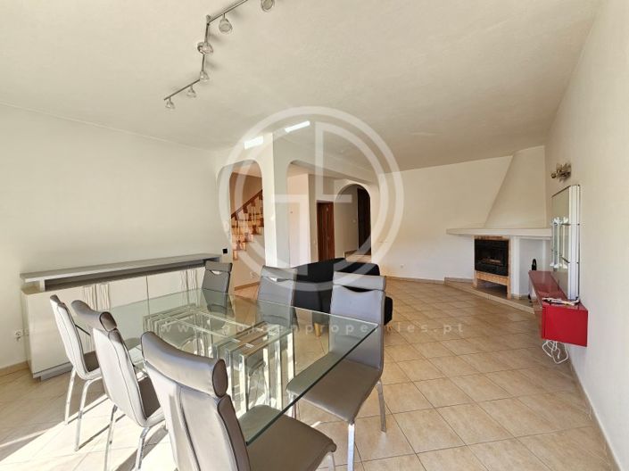 Image No.3-4 Bed House for sale