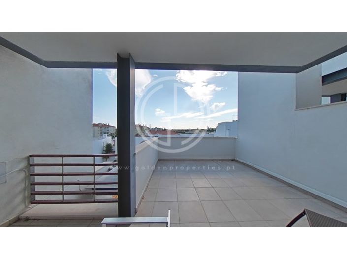 Image No.100-3 Bed House for sale